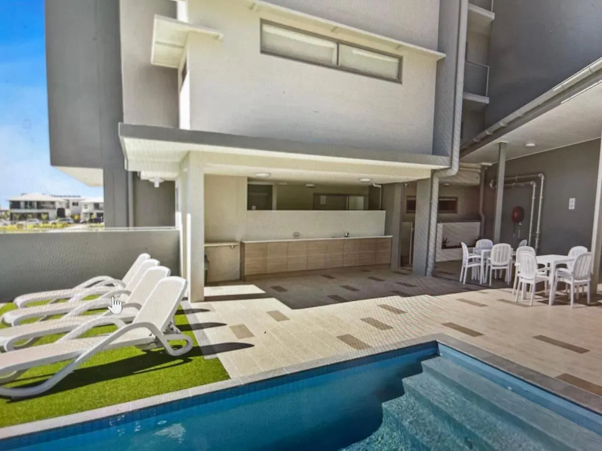 Pool, 100M To Hosp, 3 Tvs, 3 Beds - Lakefront Aquarius Apartment Kawana Waters