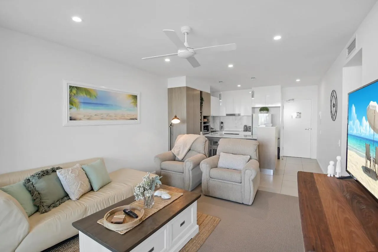 Pool, 100M To Hosp, 3 Tvs, 3 Beds - Lakefront Aquarius Apartment Kawana Waters 0*,  Austrália